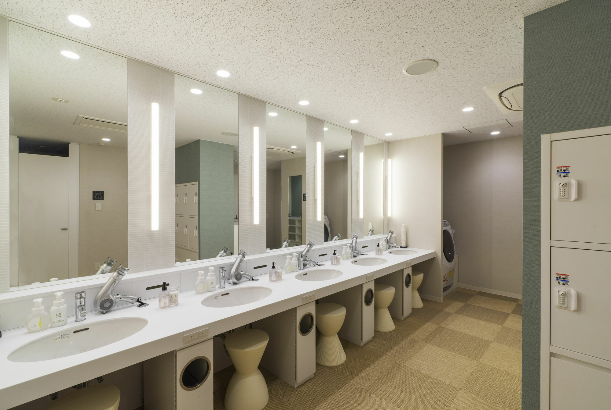 First Cabin Shinbashi Atagoyama Токио Екстериор снимка